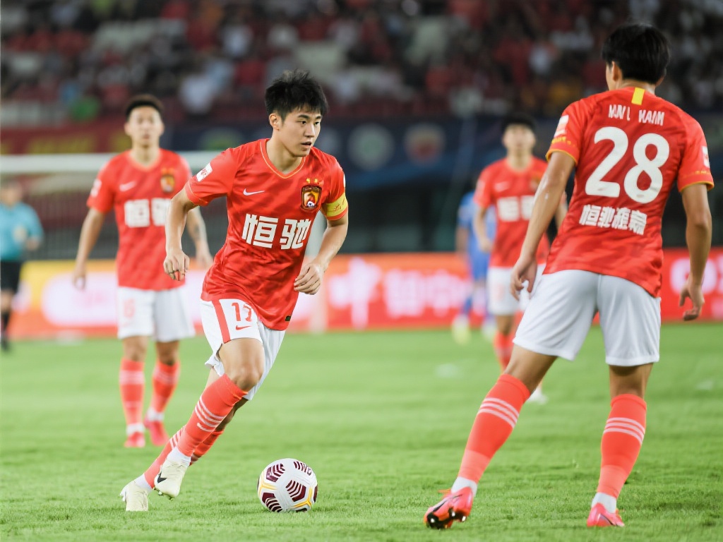 广州队青年军提前4轮完成保级任务 这一场比赛充分展现出广州队战术多样性和球